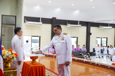 รับมอบแบบลายผ้าพระราชทาน “ผ้าลายสิริวชิราภรณ์” ... พารามิเตอร์รูปภาพ 1