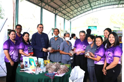 บำบัดทุกข์ บำรุงสุข สร้างรอยยิ้มให้ประชาชนจังหวัดอุตรดิตถ์ ... พารามิเตอร์รูปภาพ 1