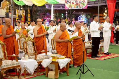 #พิธีเวียนเทียนรอบพระวิหารหลวง งานมนัสการพระแท่นศิลาอาสน์ ... พารามิเตอร์รูปภาพ 1